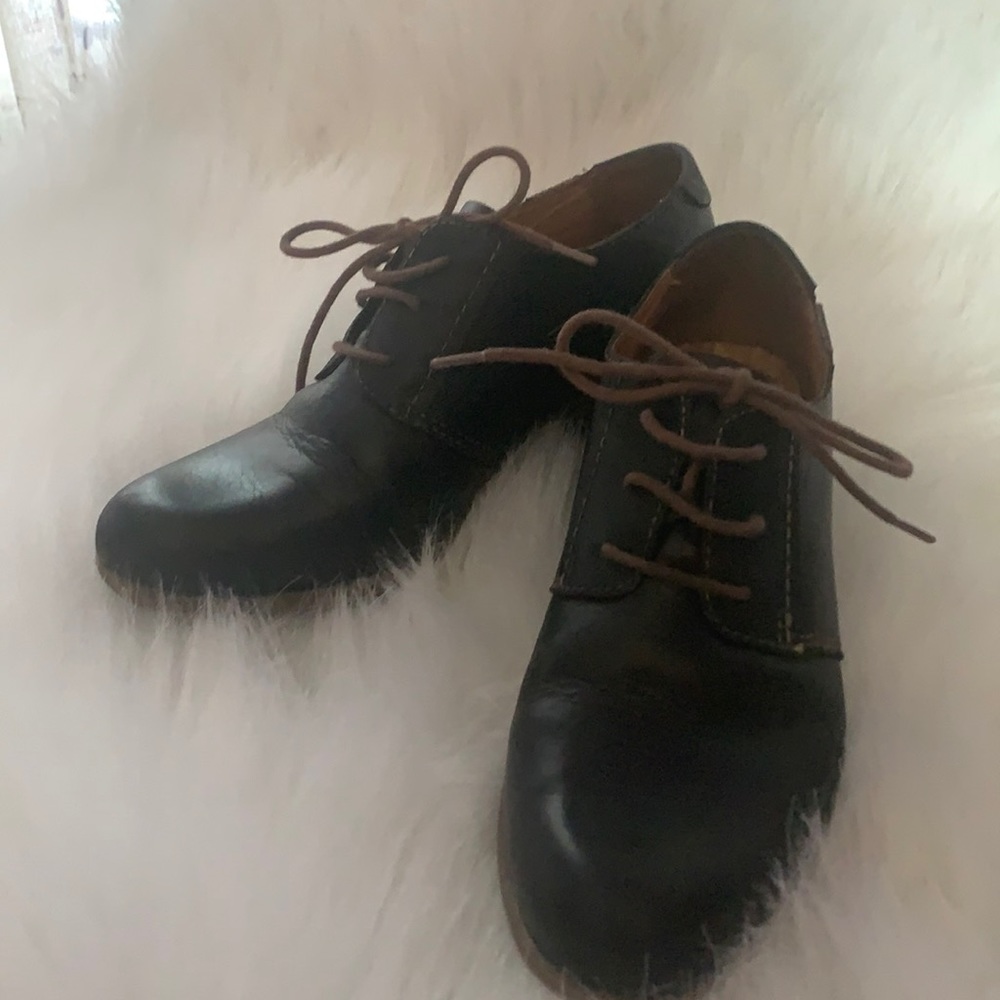 PIKOLINOS Black Leather heeled shoe.